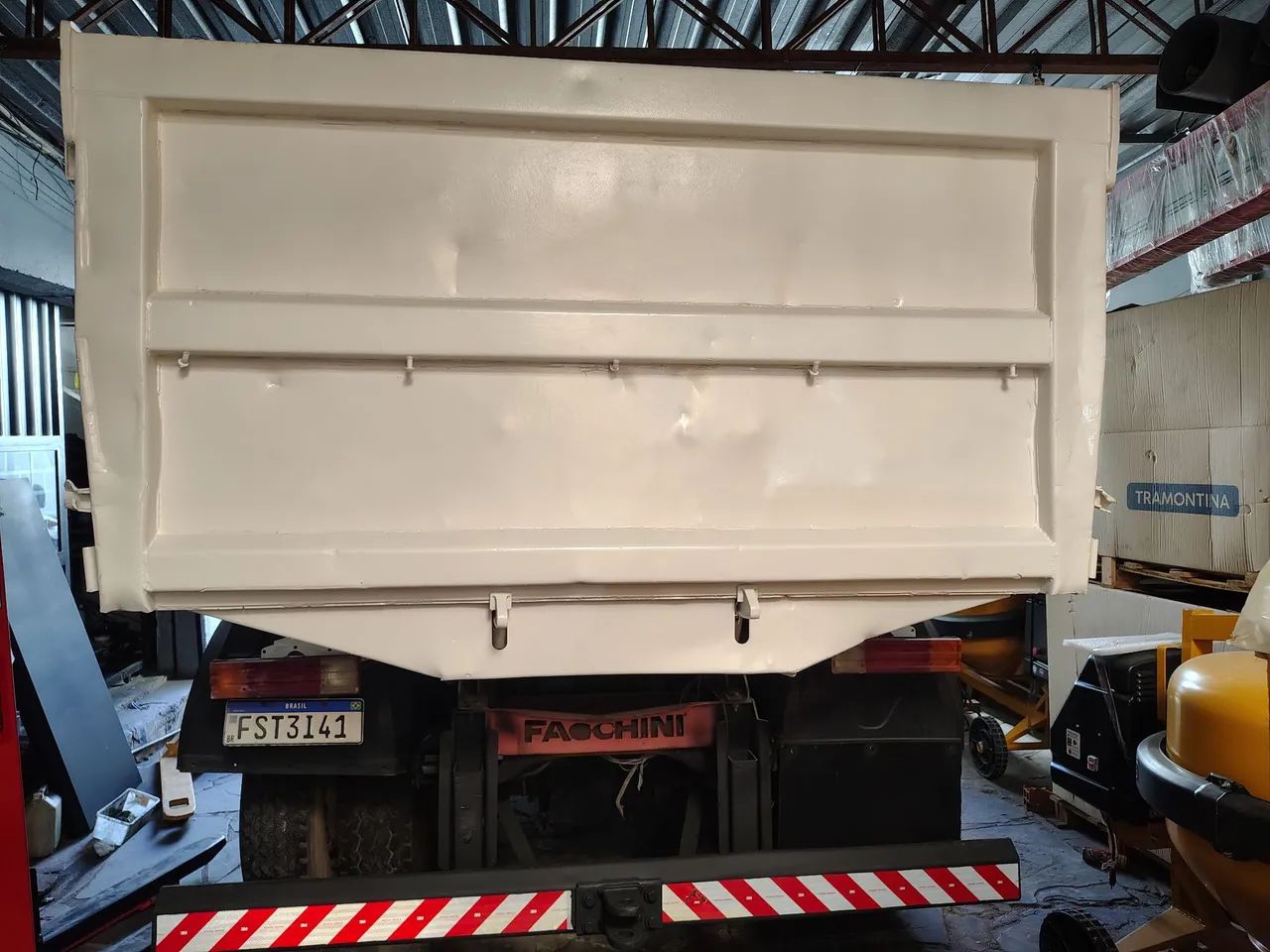 Caçamba Ford Cargo 2429 - Foto 3