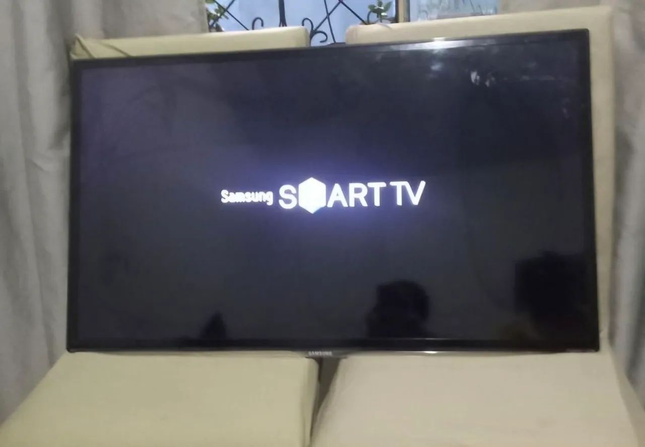 Smart tv samsung 43 Polegadas muito nova!!