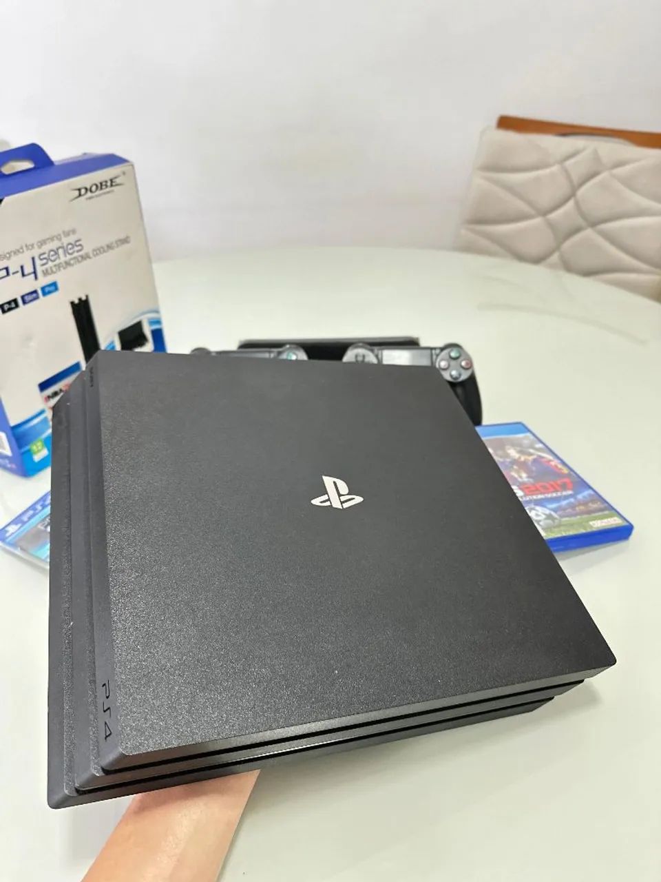 Playstation4 Pro com Cooling Stand  - Foto 4