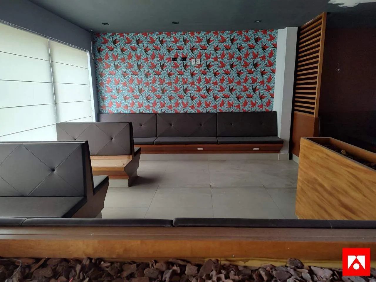 Salão Comercial para locação no Centro de Santa Bárbara d'Oeste com 8 salas e 10 vagas de 