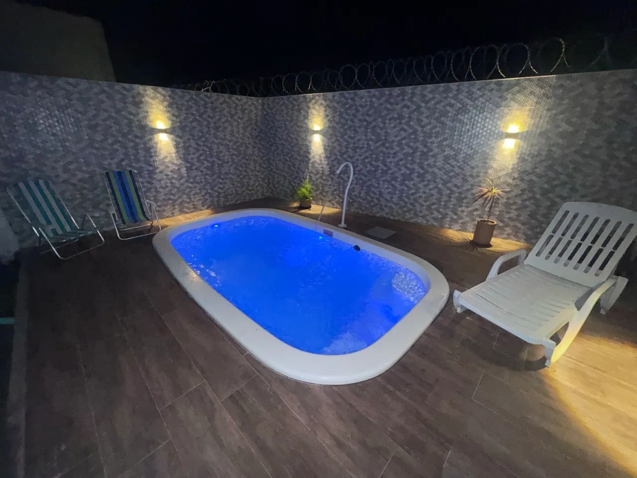 Linda casa com piscina pertinho da praia! 