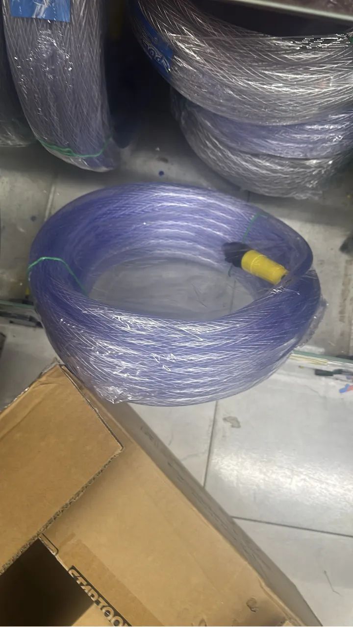 Mangueira 10 metros com esguicho trancada Nova  