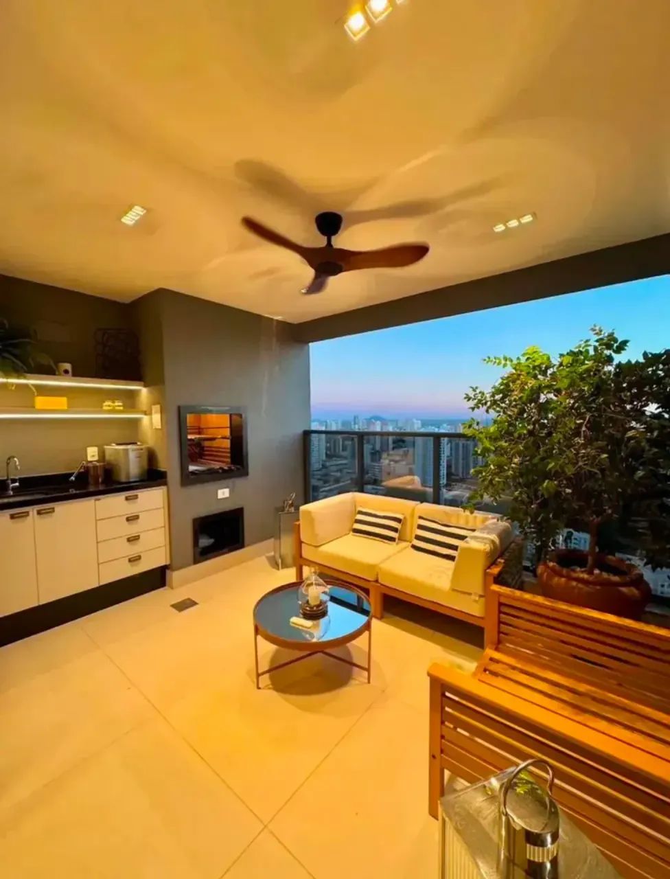 Apartamento com 3 Suites no Edificio Vox