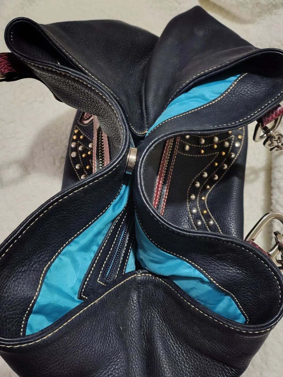 Bolsas 40$ a azul e 30 a nude - Foto 5
