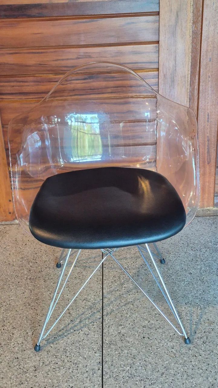 Cadeiras modelo Charles Eames Eiffel Transparente + Almofada Preta - Foto 3