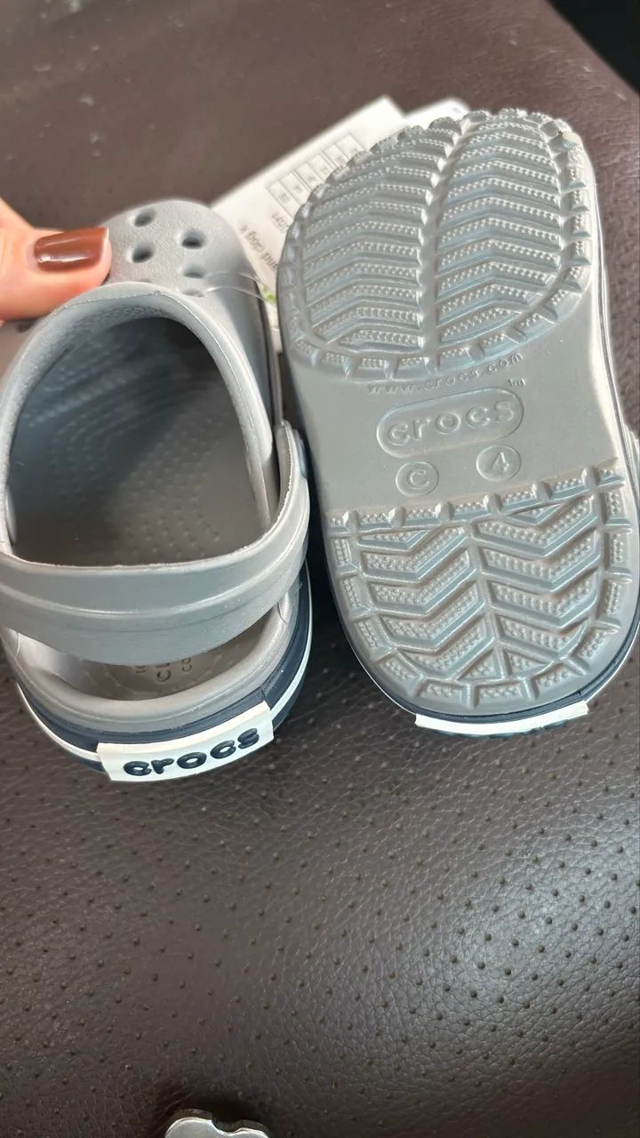 Crocs infantil com etiqueta  - Foto 2