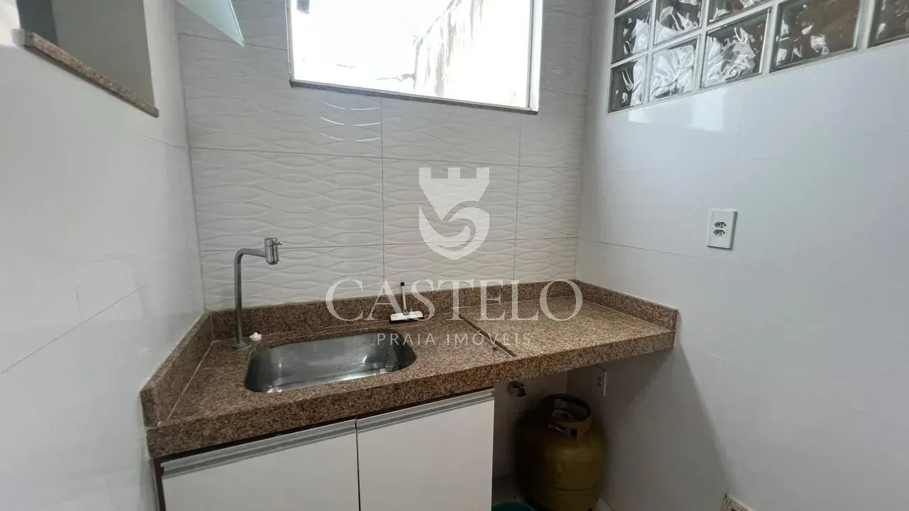 Apto 2 quartos/suíte ,área lateral, primeiro andar, totalmente reformado e com ótima local - Foto 4