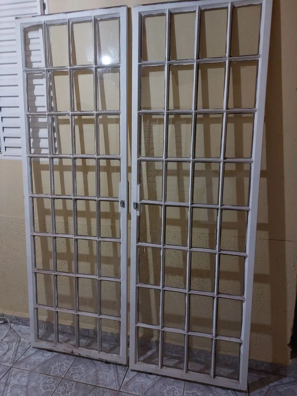 Porta de correr com vidros - Foto 3