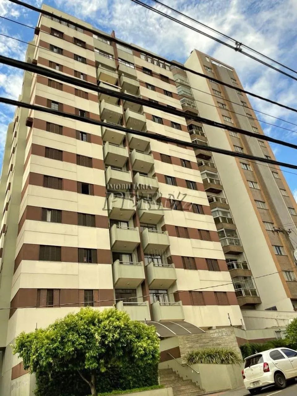 Apartamento à venda no Edifício Copenhague no centro de Londrina - Rua Goiás