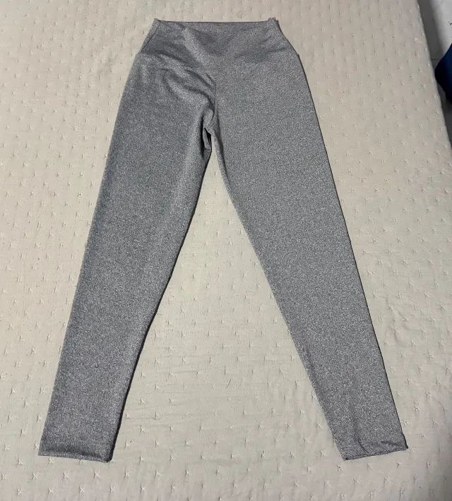 Calça legging cinza cintura alta - nunca usada - Foto 2