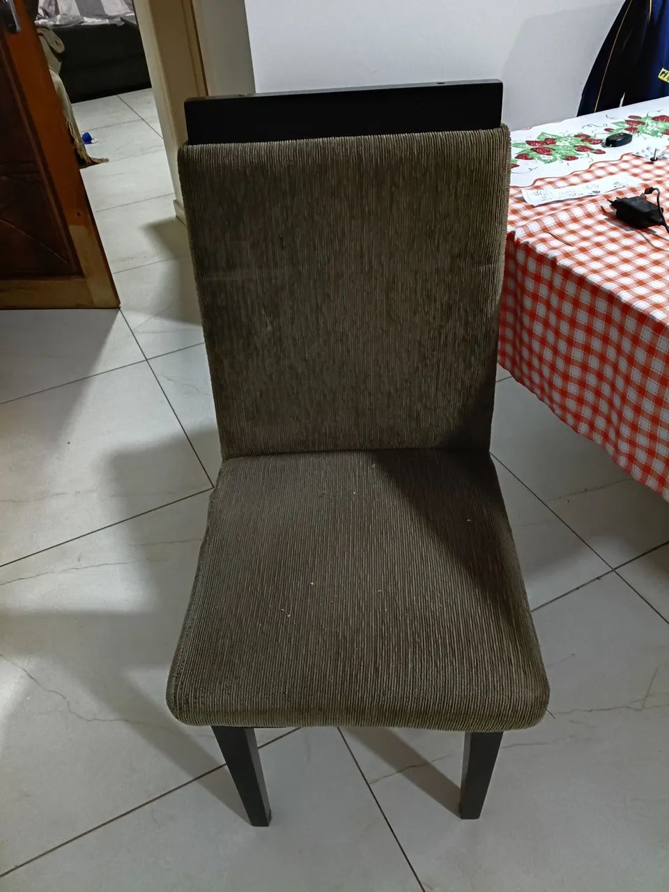 Vendo 8 cadeiras usadas para reforma