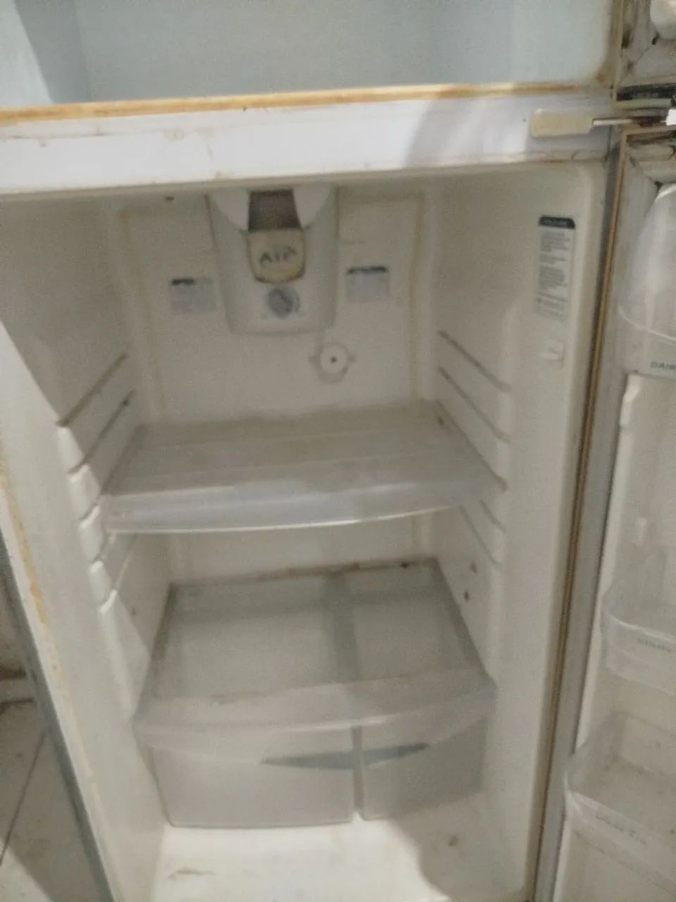 Vende se uma geladeira  - Foto 2