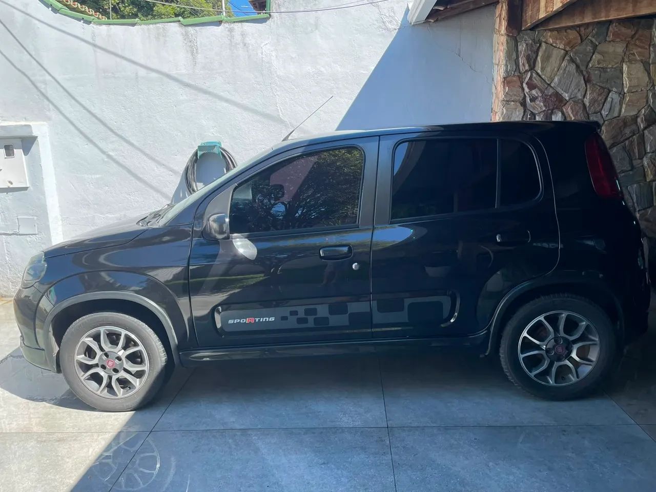 Fiat Uno UNO SPORTING 1.4 EVO Fire Flex 8V 4p 2012