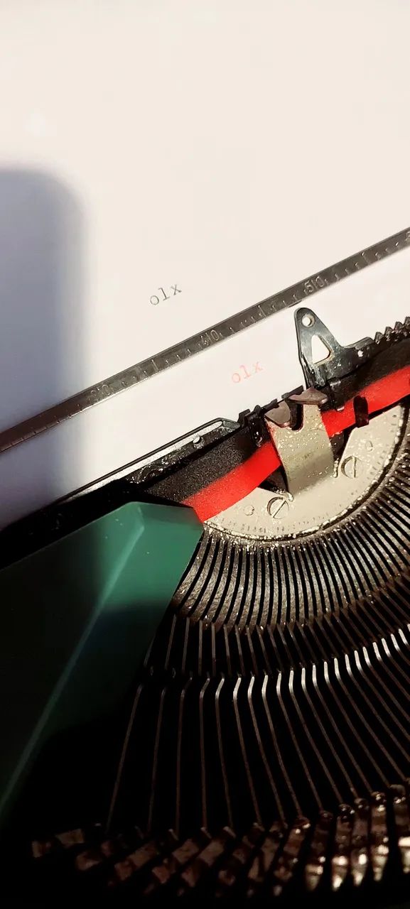 Máquina de escrever Olivetti Lettera 82  - Foto 4