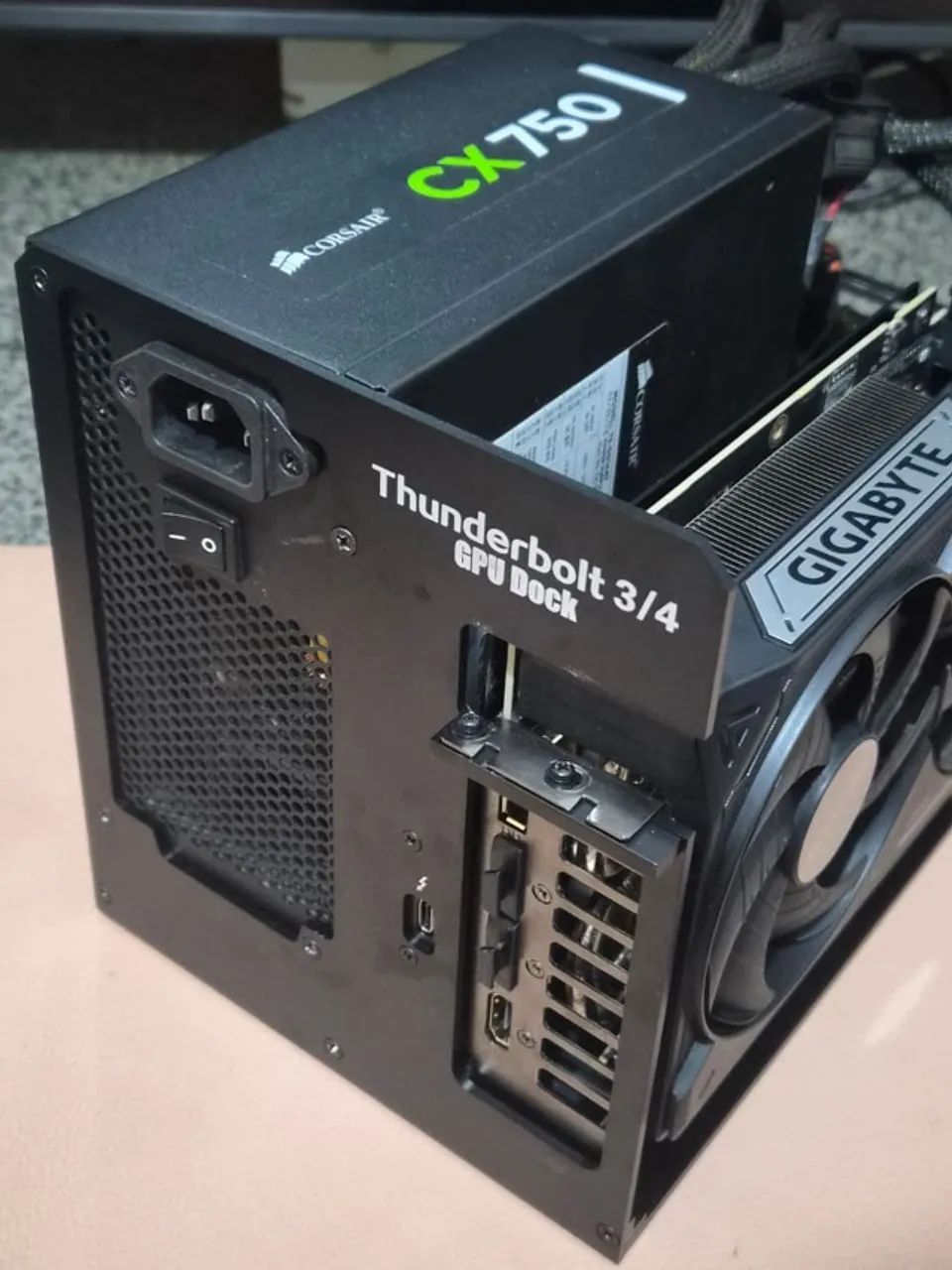 eGPU Dock Thunderbolt 3 / 4 (Chassi para Placa de Vídeo Externa)