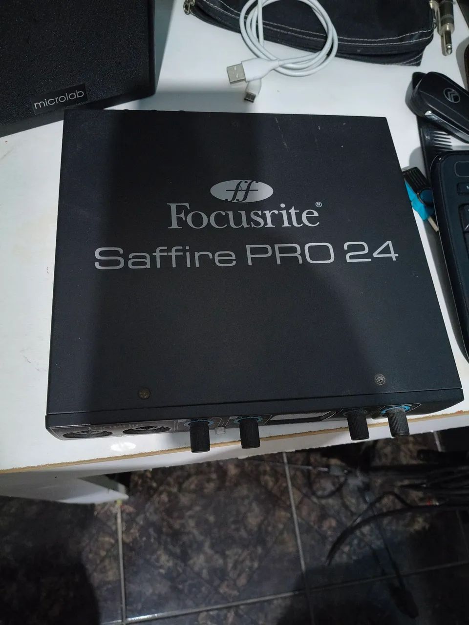 Interface de Áudio Focusrite Saffire Pro 24 
