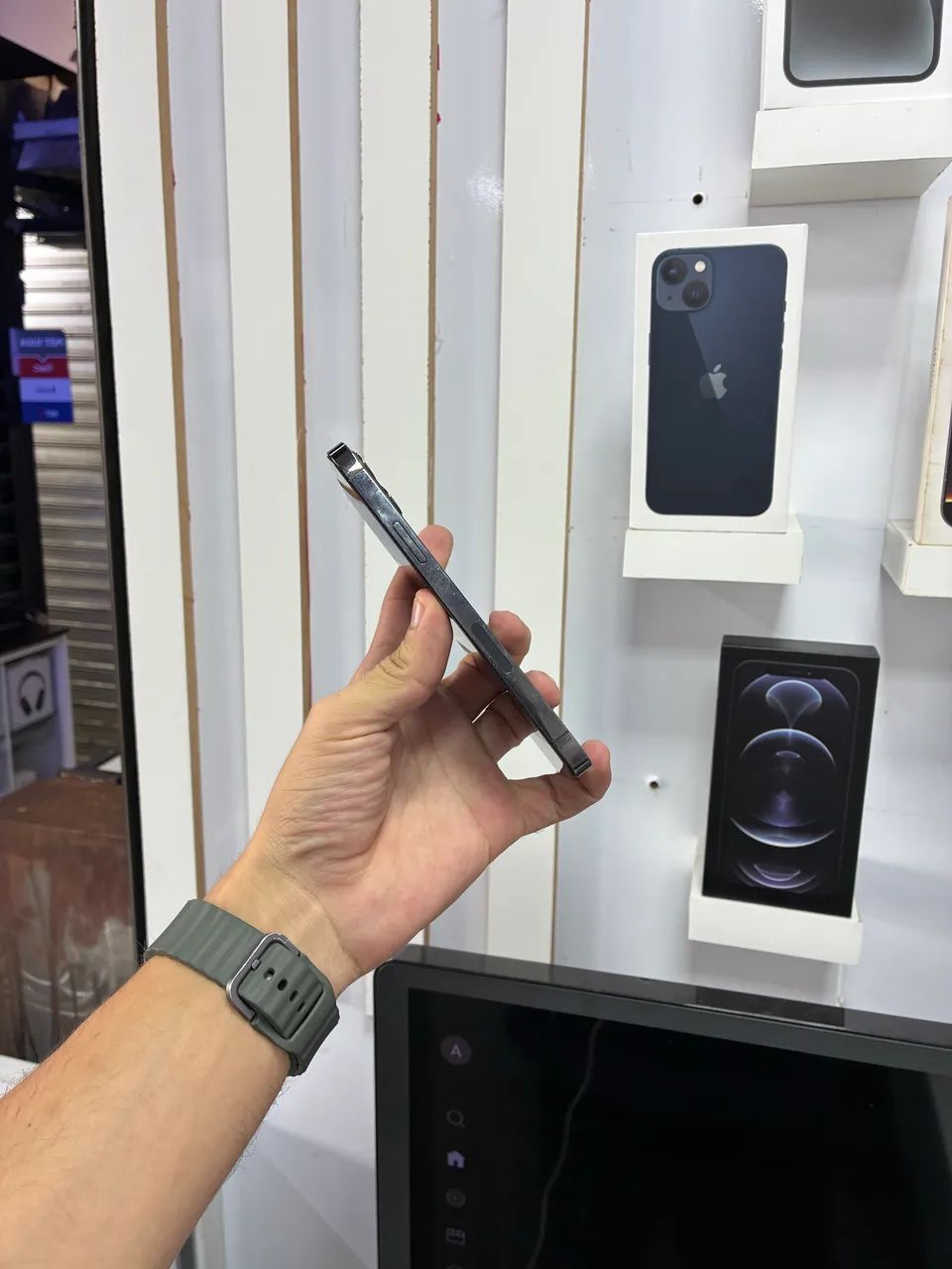 IPhone 12 Pro - 128GB  - Foto 2