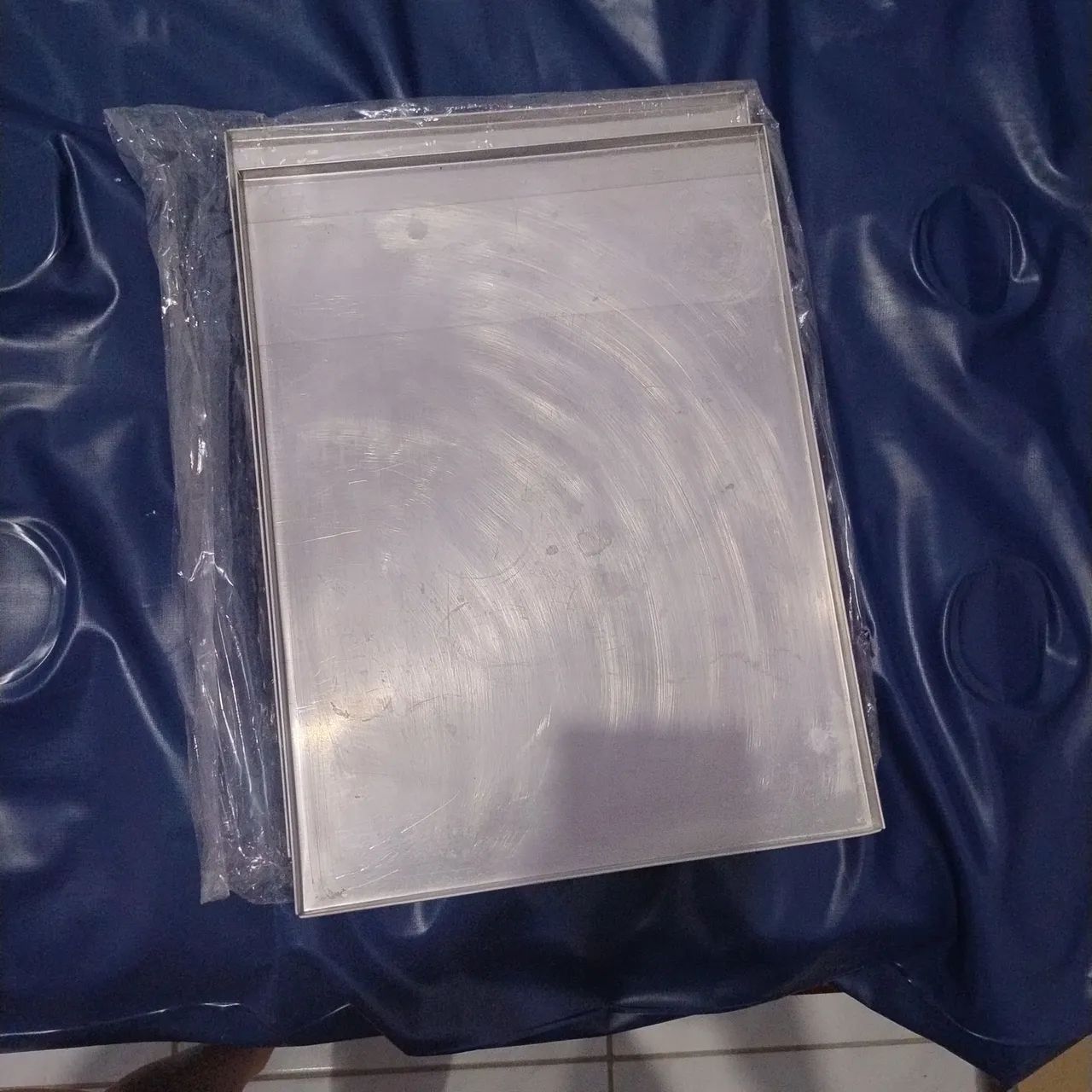 Vendo 10 fôrmas 30x40 a 30 reais cada uma  - Foto 2