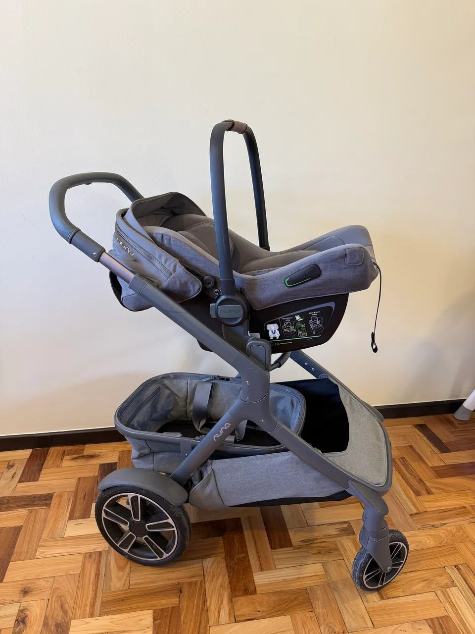 Nuna : Carrinho de bebê  + Moisés + bebê conforto  - Foto 4