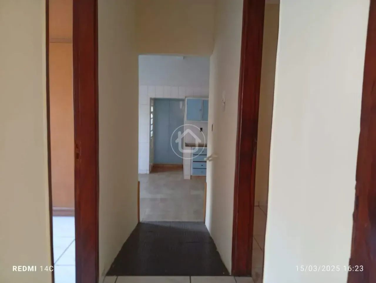 CASA COM TERRENO AMPLO - Foto 4