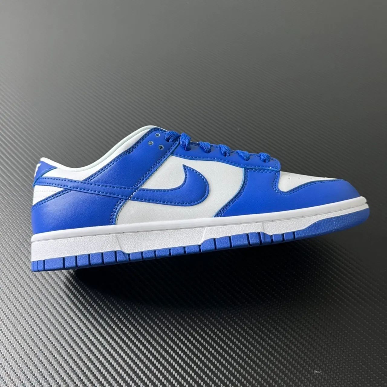 Nike dunk azul e branco 41 - Foto 4