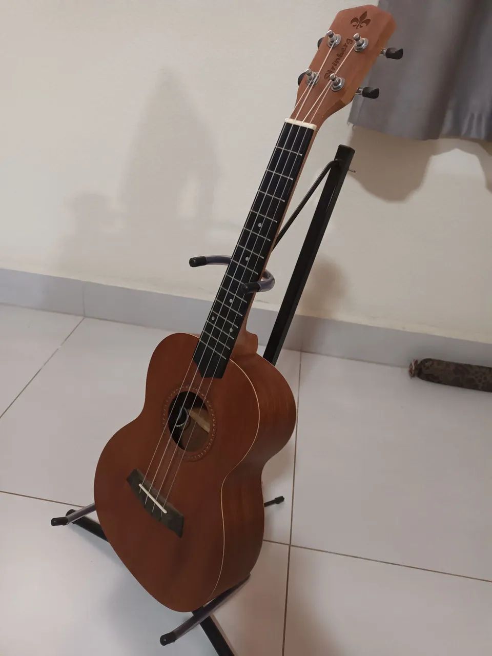 UKULELE STRINBERG ELÉTRICO 