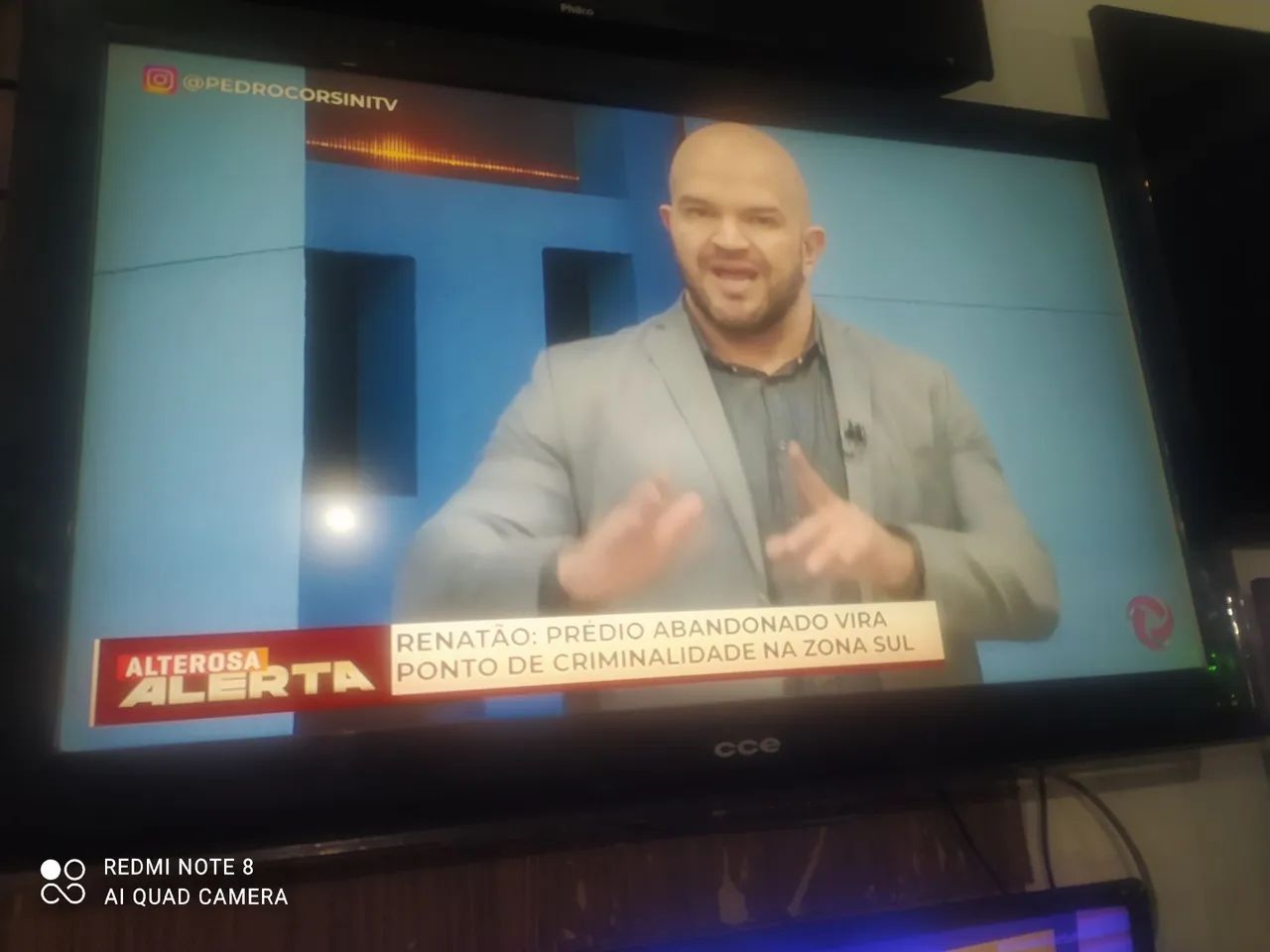 4 tvs sendo vendido barato Com garantia  - Foto 4