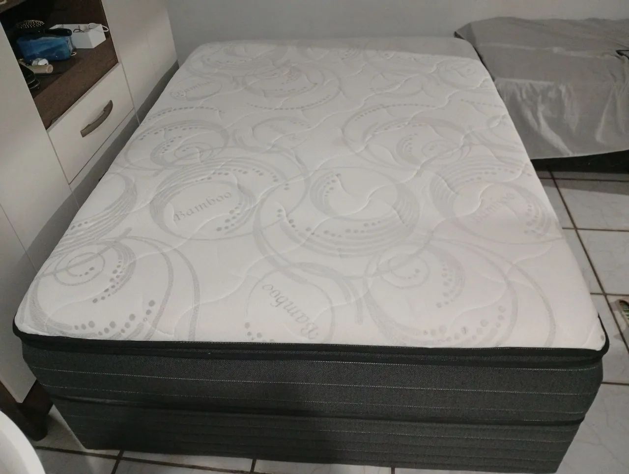Cama de casal semi nova 