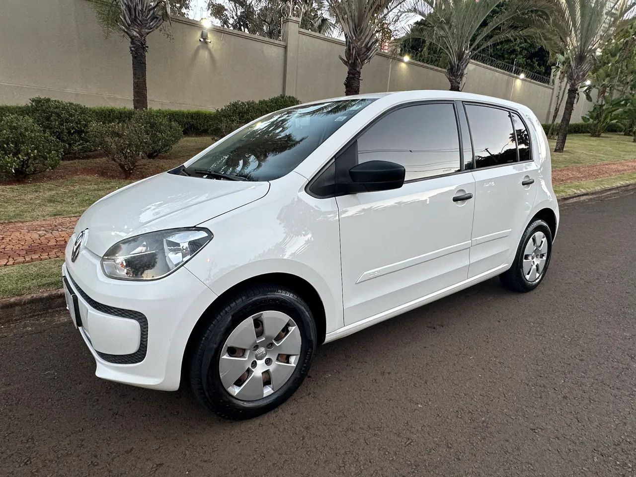 Volkswagen Up! up! take 1.0 Total Flex 12V 5p 2017