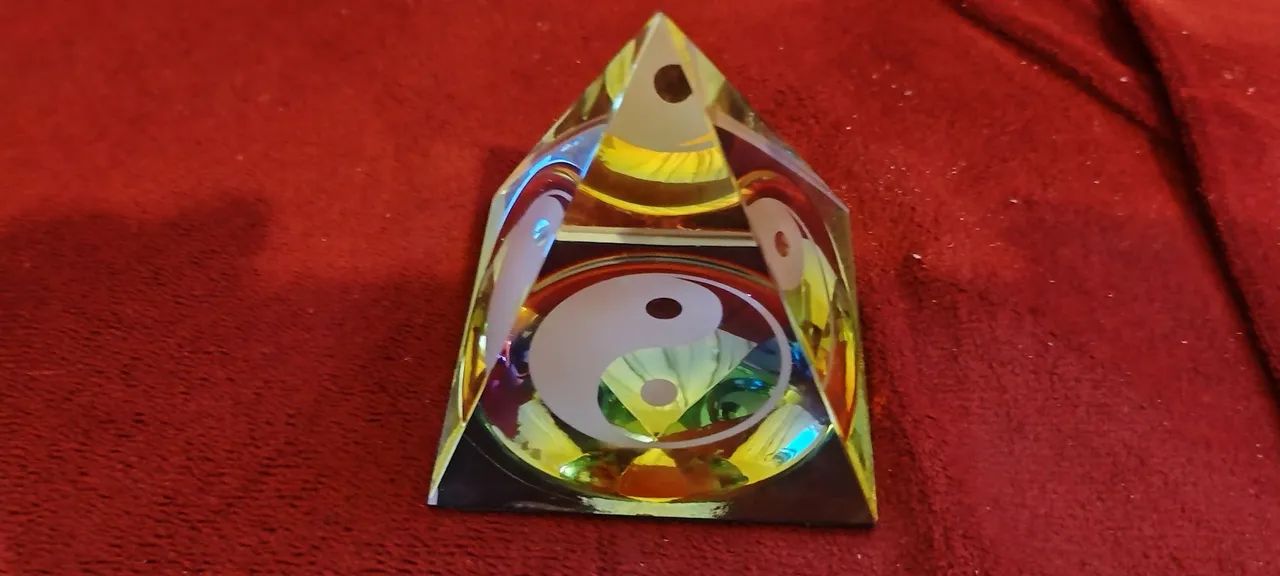 Pirâmide Baguá - Cristal 