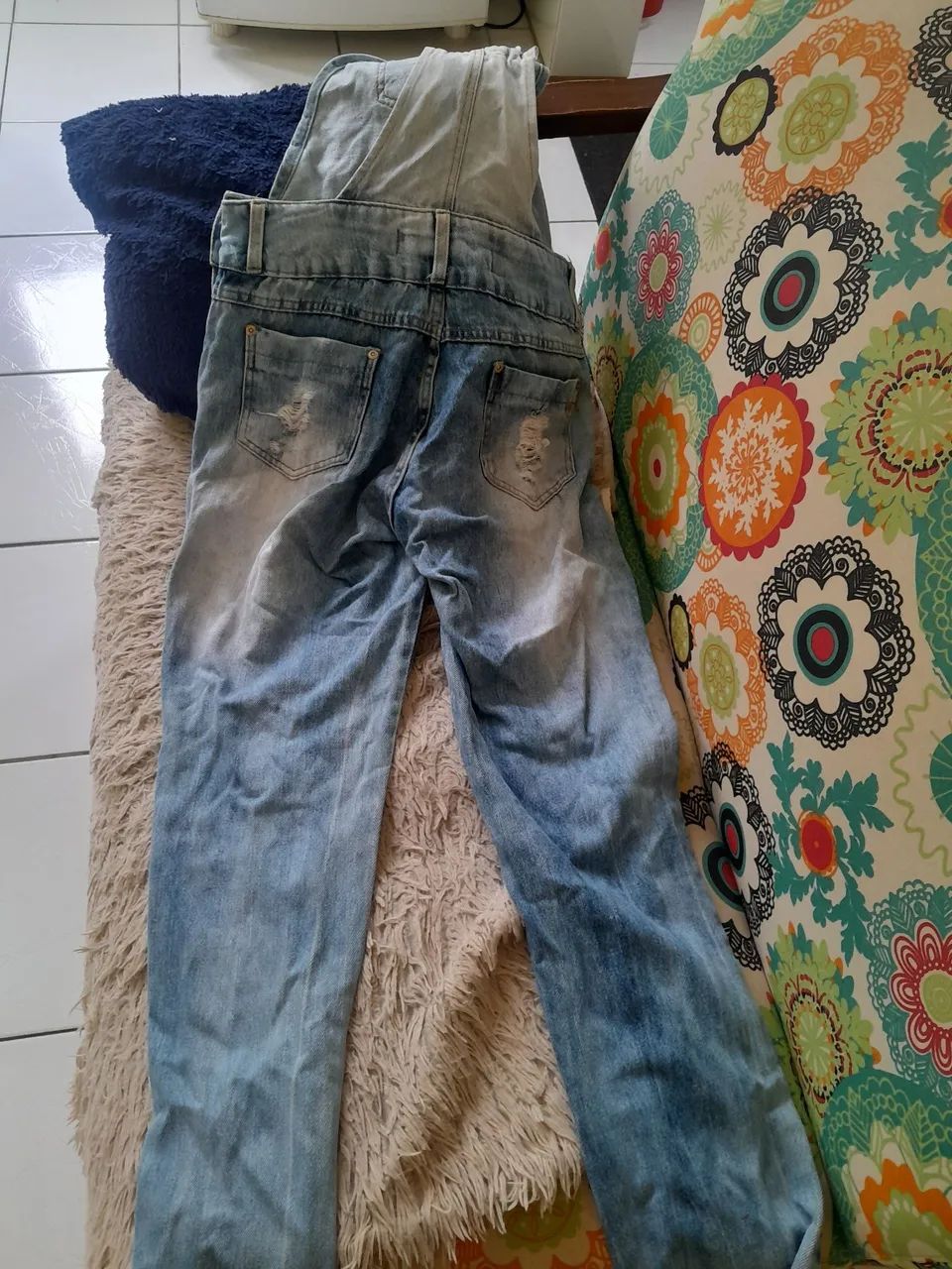 Jardineira jeans  - Foto 2