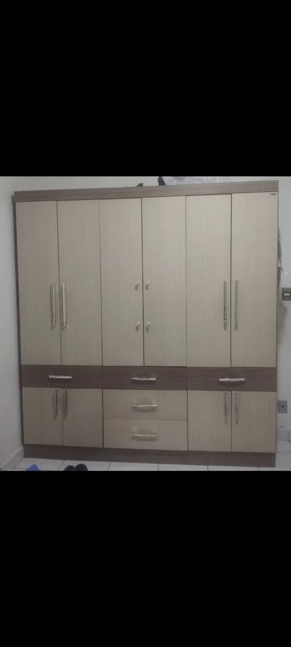 Guarda roupa grande 
