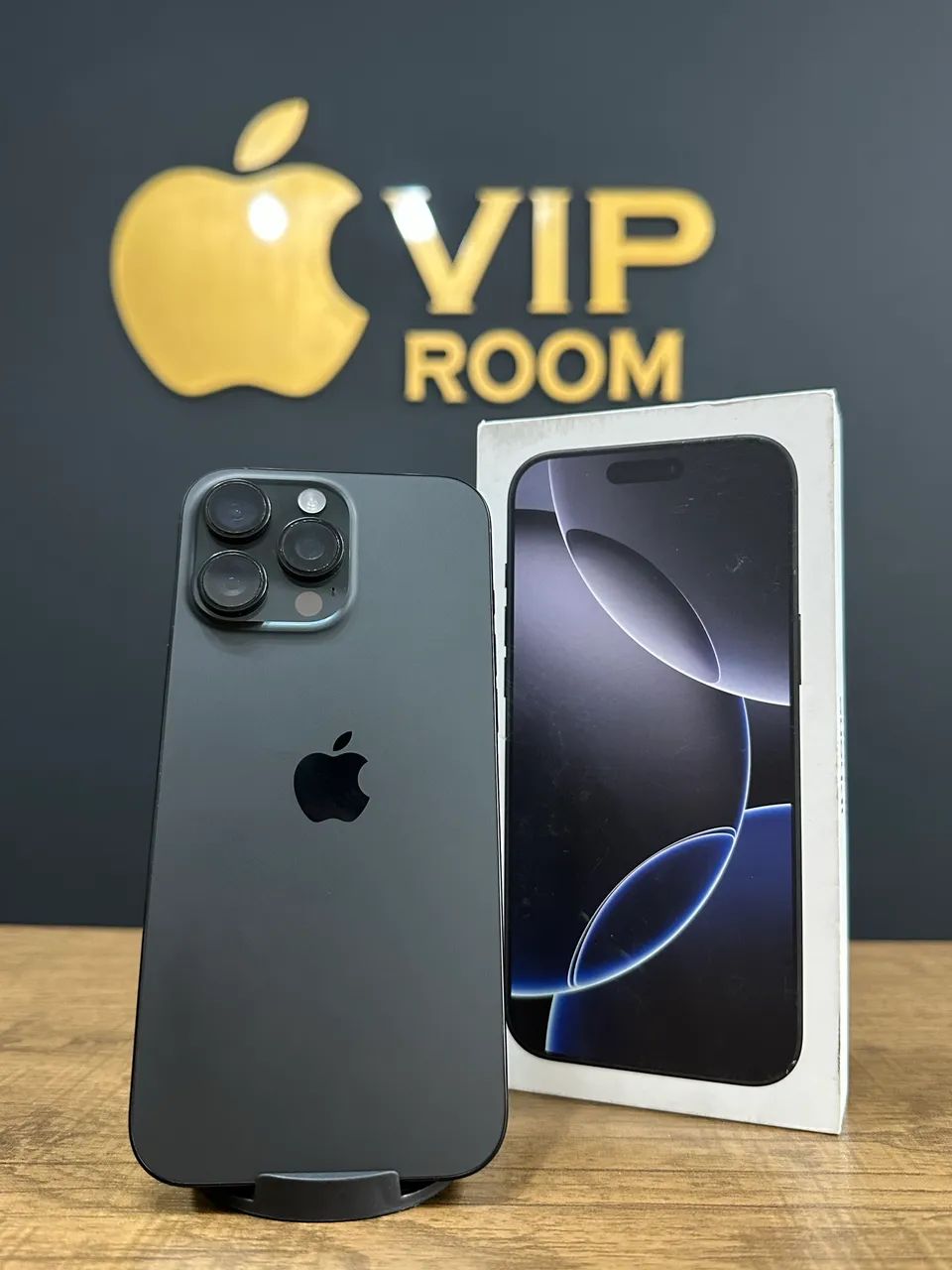 iPhone 16 Pro Max 256gb preto semi novo em excelente estado!!