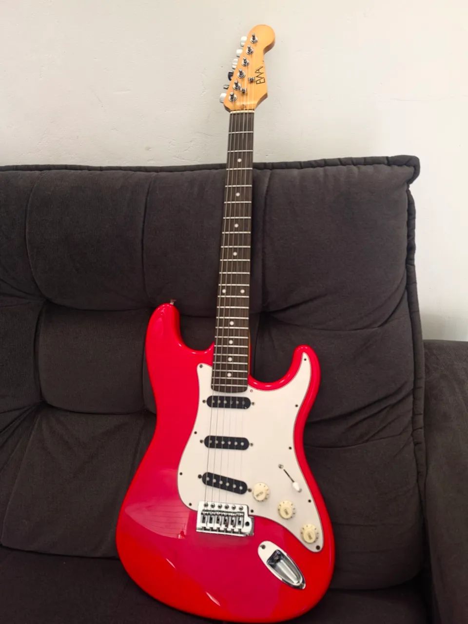 Guitarra Stratocaster Ewa - Foto 4