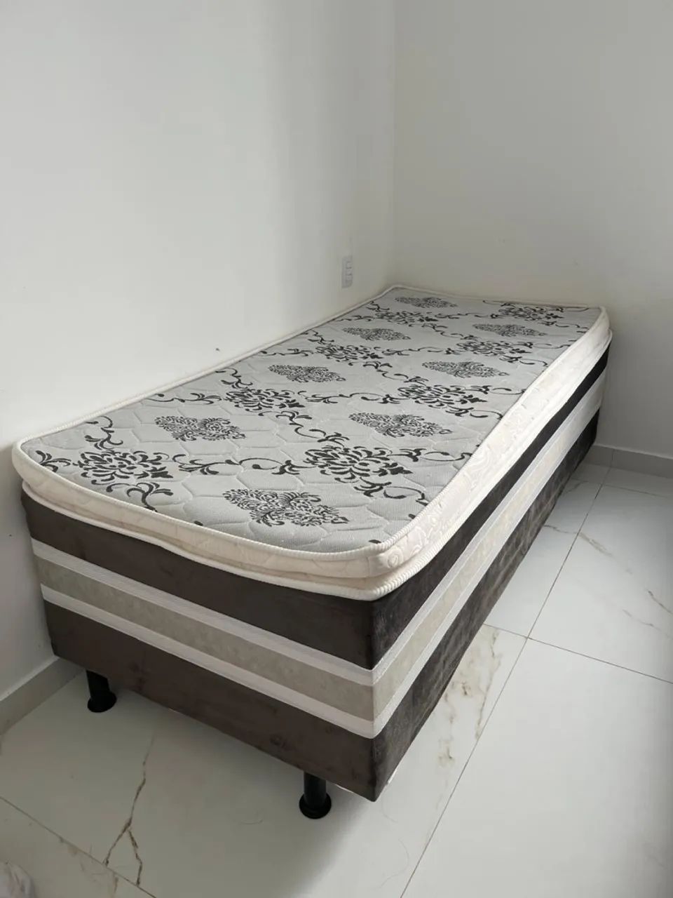   2 Cama box de solteiro 