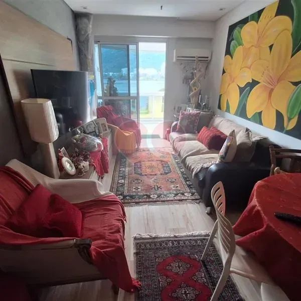 Apartamento 2 quartos com vaga de garagem, varanda, piscina em Edifício Renomado na Lagoa