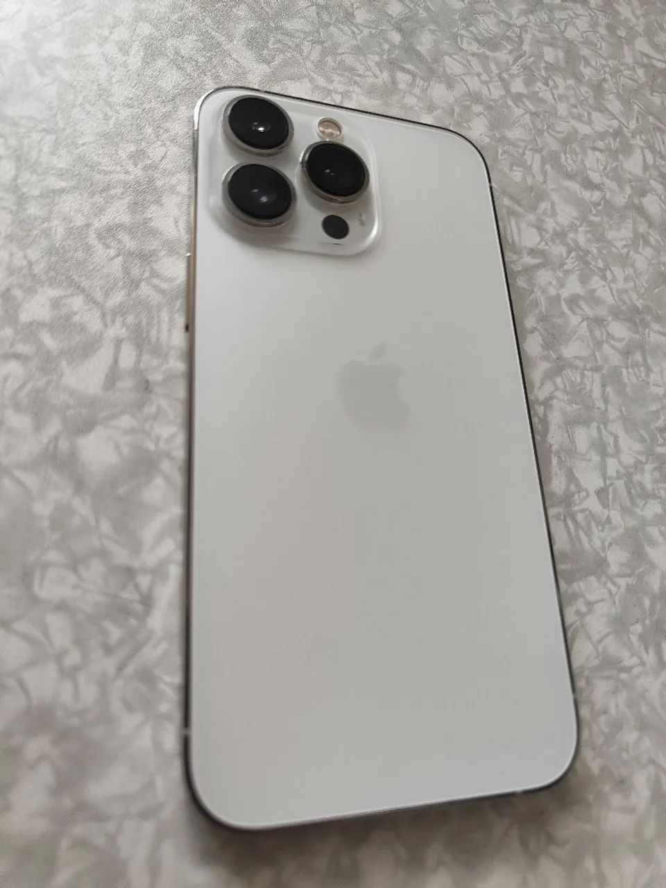 iPhone13Pro ホワイト　128GB iPhone 13 Pro 128GB - Impecável (Sem Riscos) - R$ 2.500 (Apenas