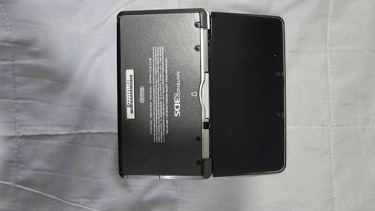 Nintendo 3DS Black com dock impecável  - Foto 3