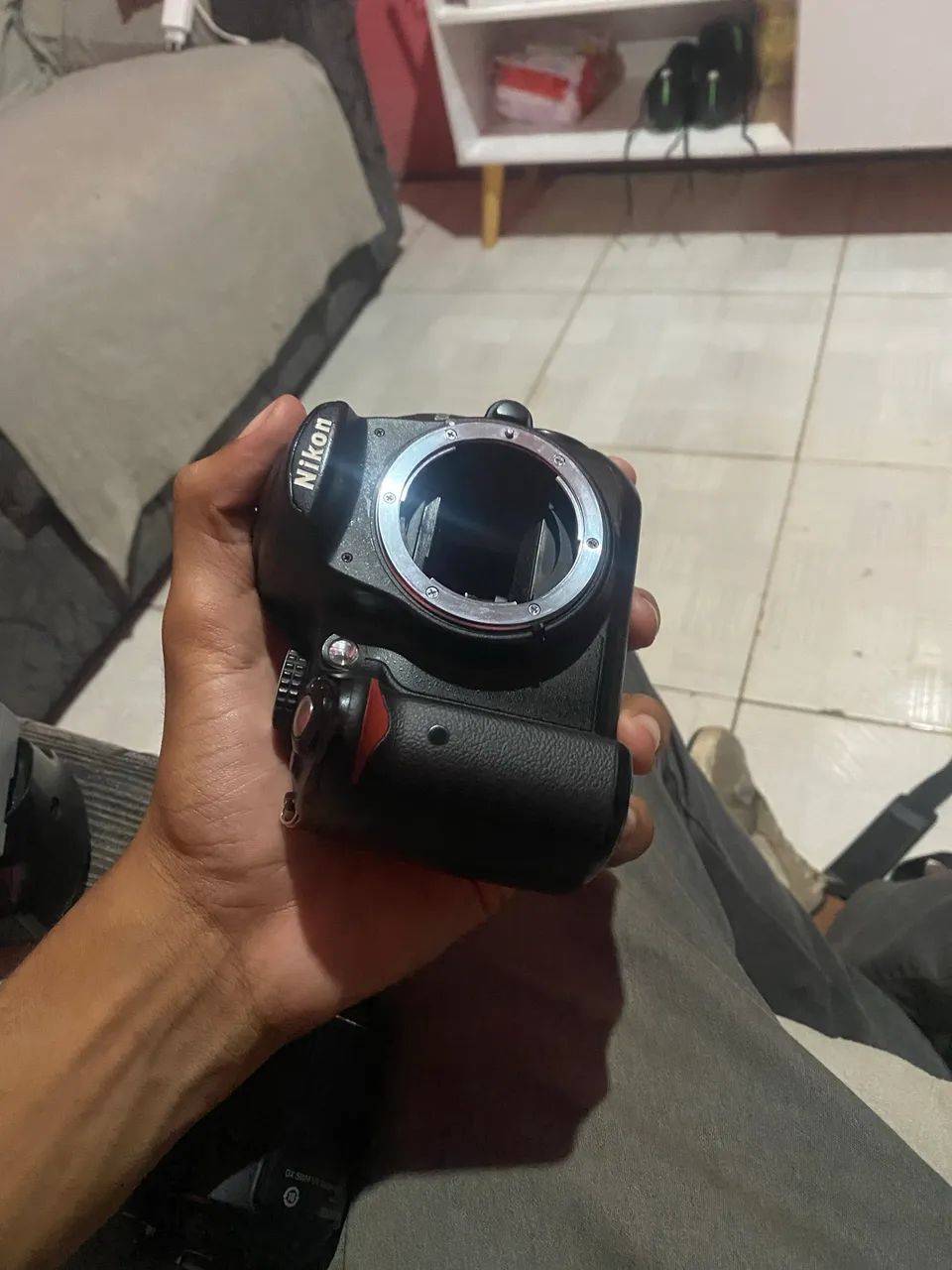 Nikon d5000 em ótimo estado, com gripe de baterias  - Foto 3