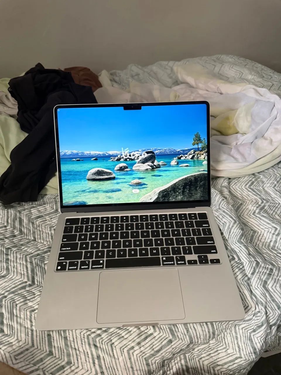Apple MacBook Air M2 8GB RAM 256SSD