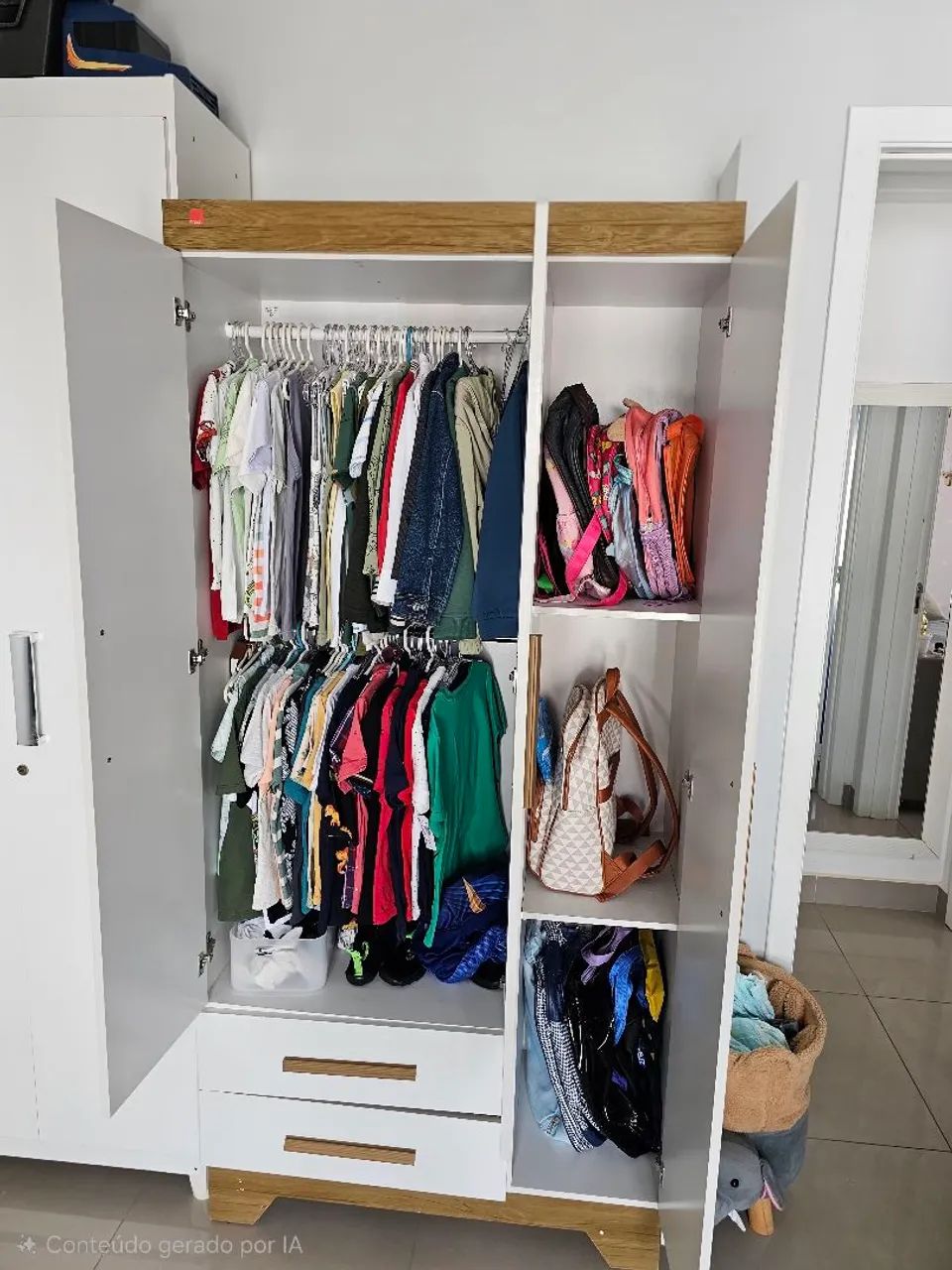 Guarda-Roupas 3 portas 2 gavetas