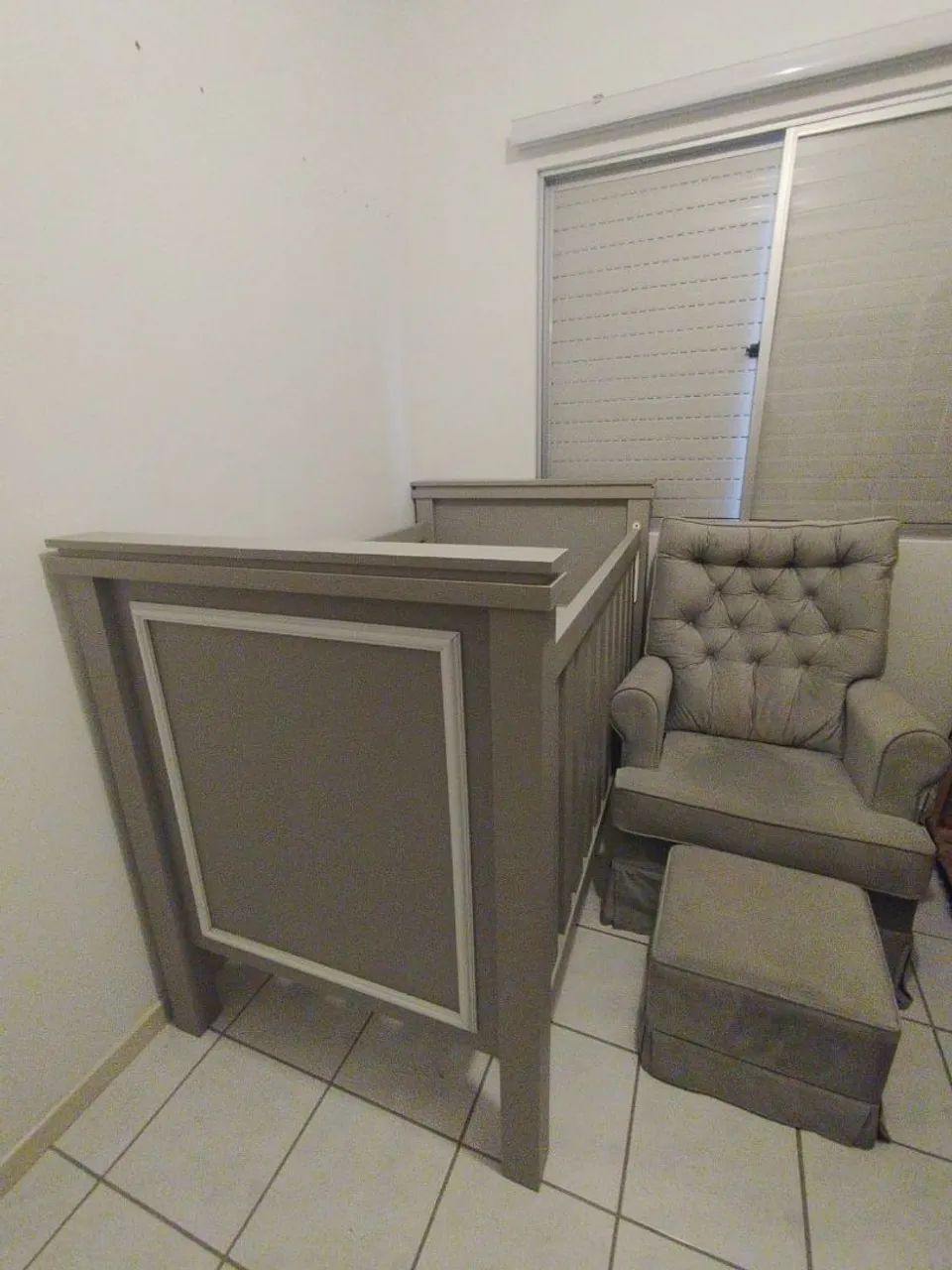 Vendo berço planejado e poltrona - Foto 4