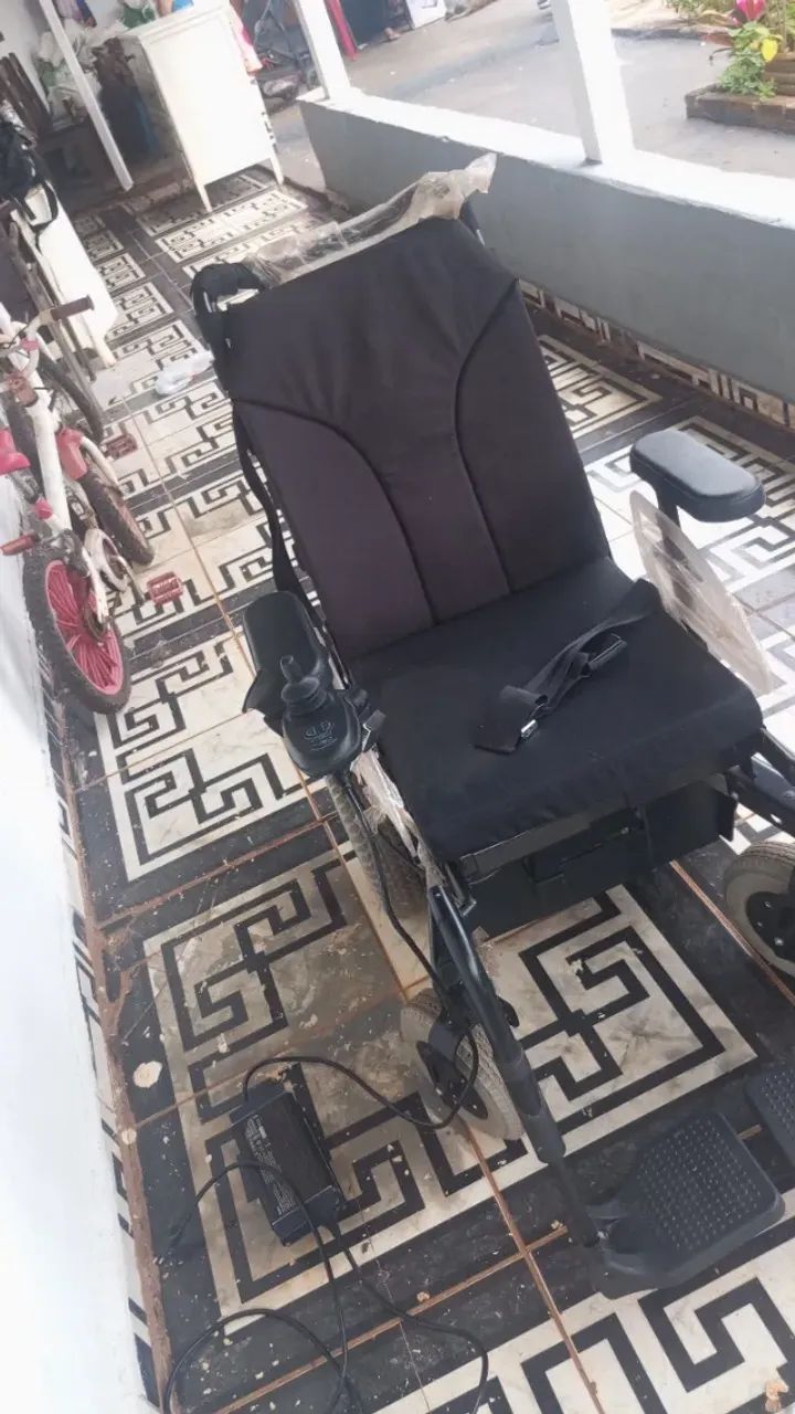 Cadeira de Rodas Motorizada Ottobock B400