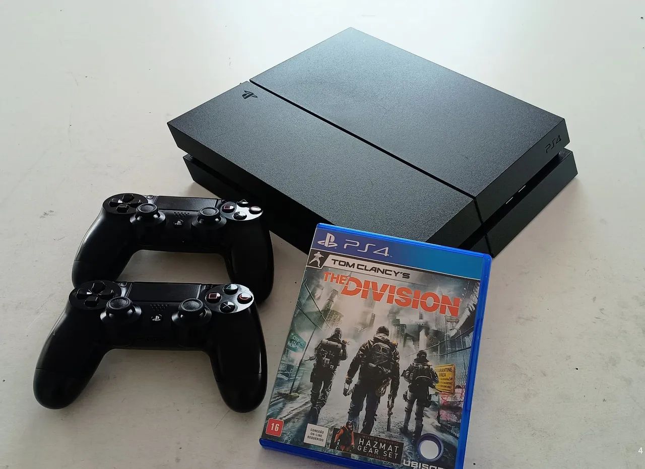PS4 fat 500gb ótimo estado conservação.