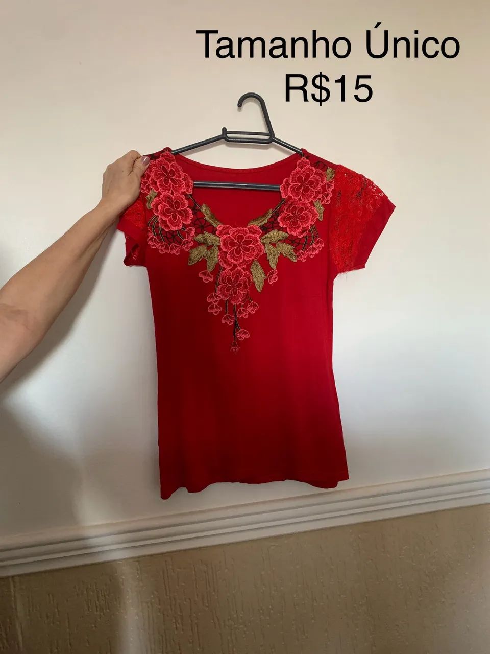 blusa com flores 