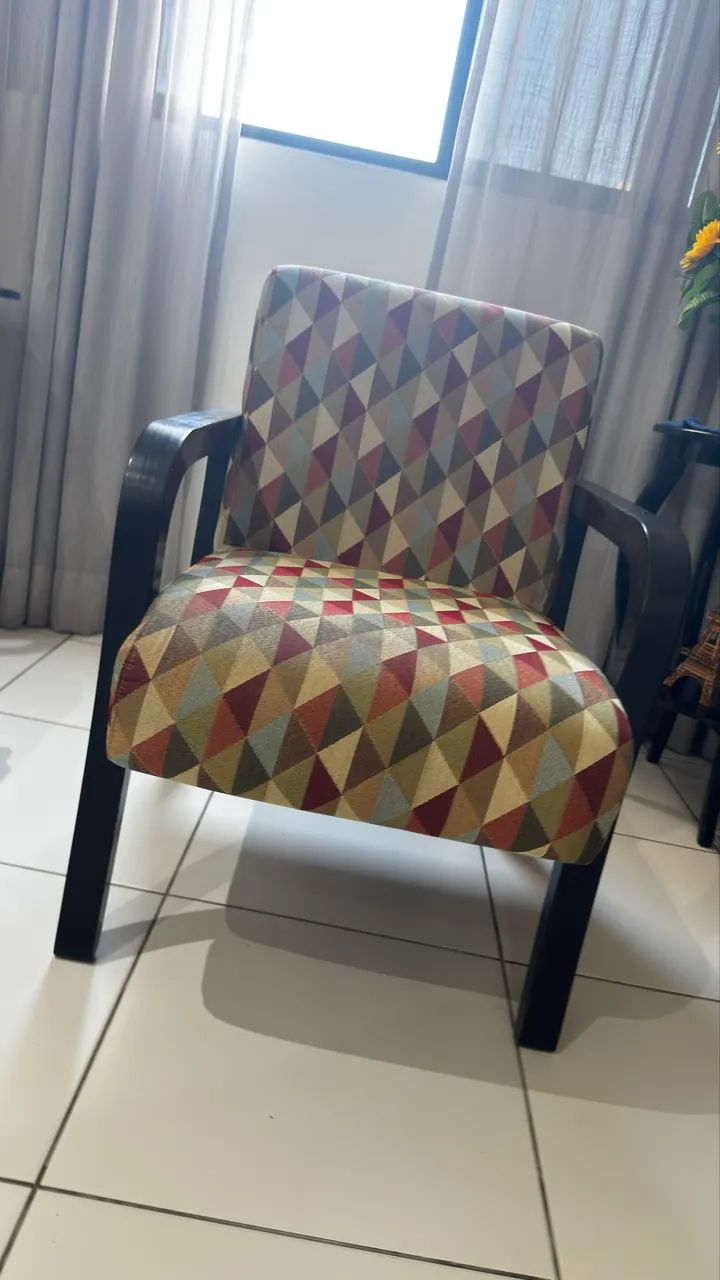 VENDO DUAS EXCELENTE POLTRONA DECORATIVA PARA SALA  - Foto 2