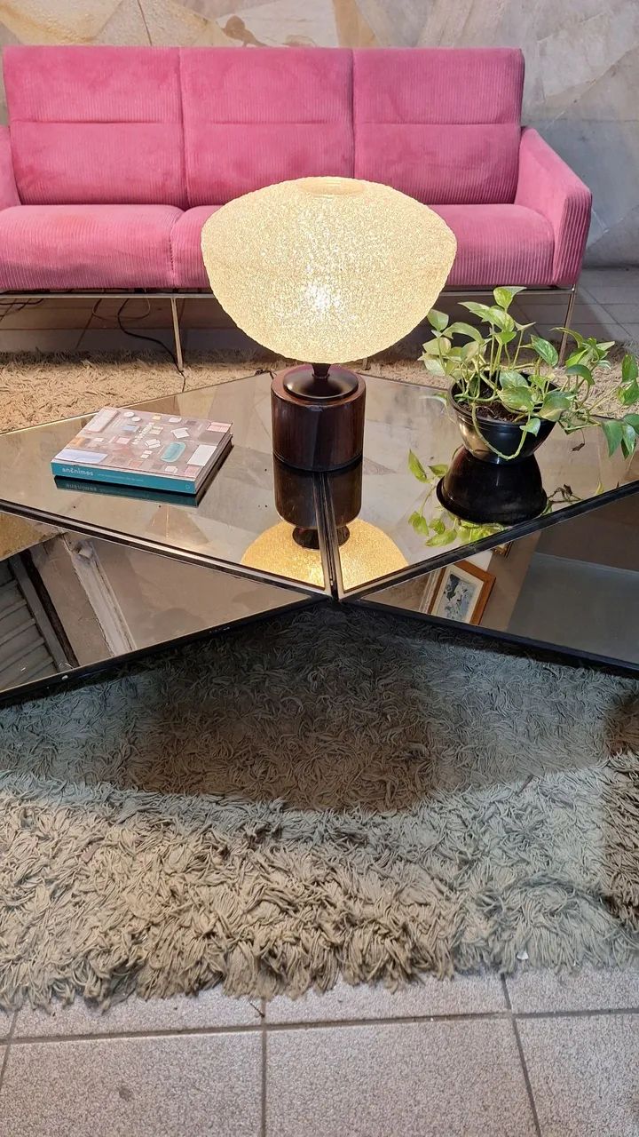 Luminária de mesa com base em jacarandá e cúpula em acrílico  - Foto 3