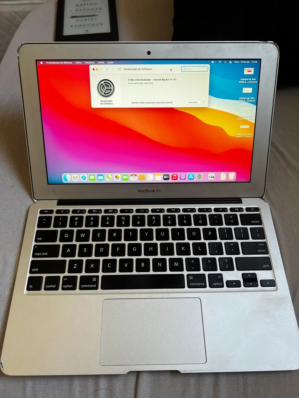 MacBook Air 11inch Early 2014 シルバー MacBook Air 11 Early 2014 - SSD 128GB + Excelente Bateria