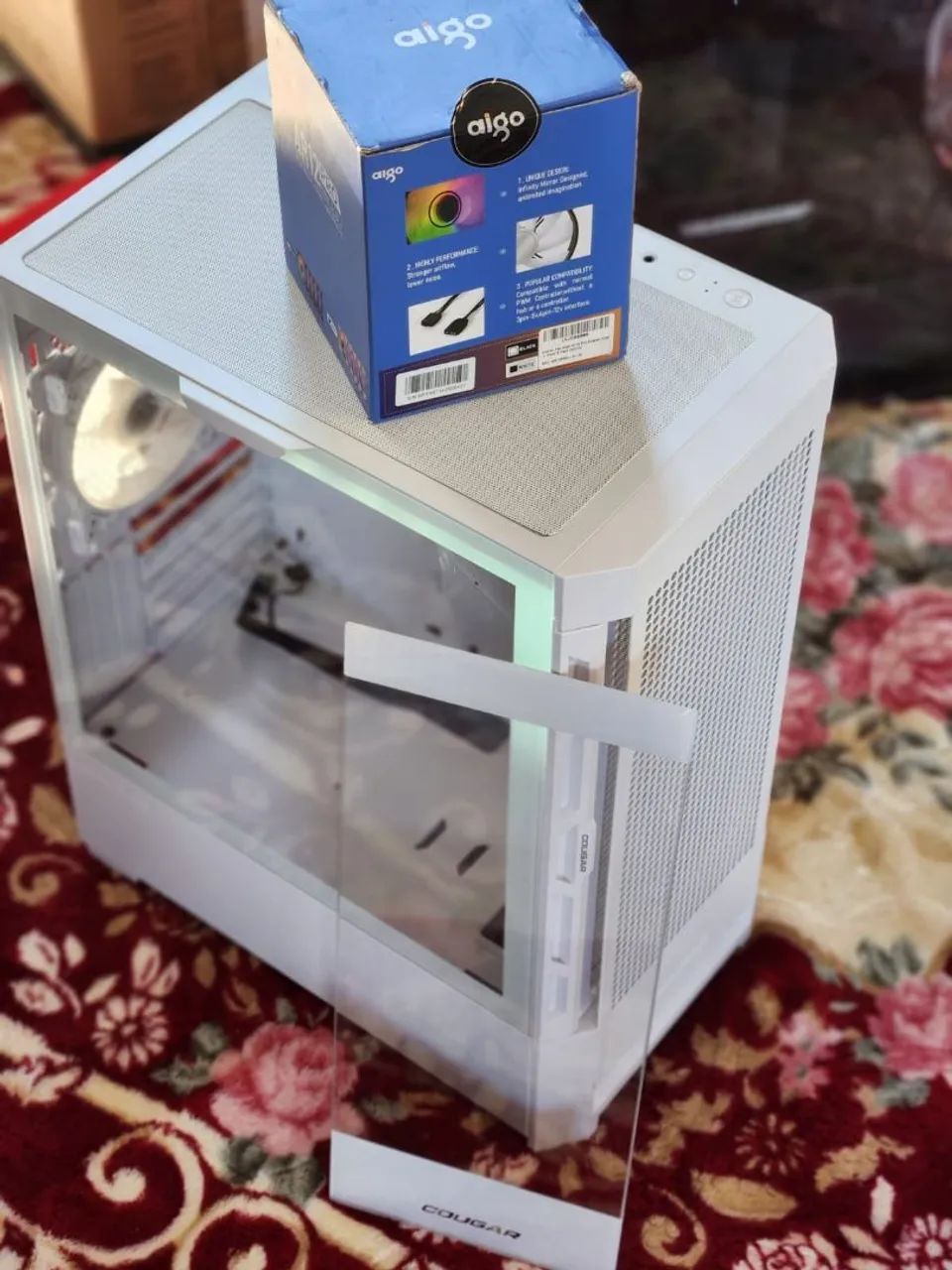 Cougar Duoface branco c/12fans Aigo Pro
