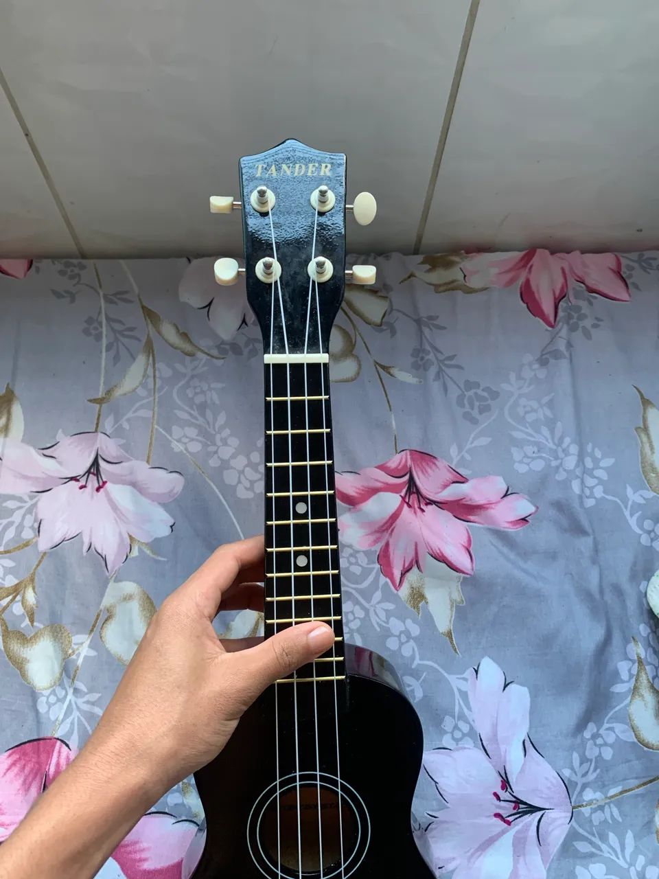 Ukulele tander
